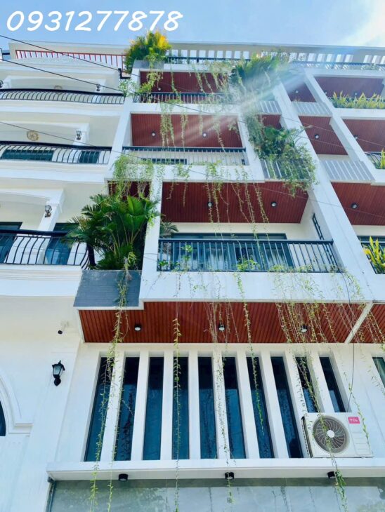 PHẨM XE HƠI NGỦ THANG MÁY XỊN XÒ TRONG NHÀ PHÂN KHÚC TREN 7 TỎI