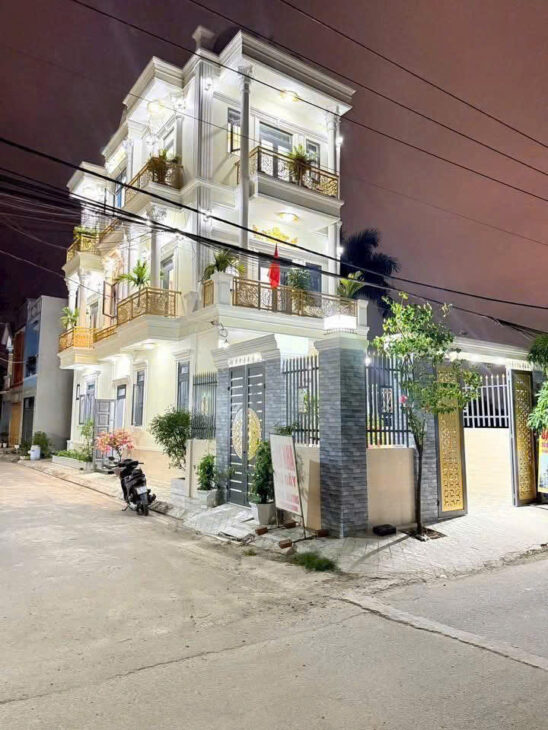 Nhà 1 Trệt 2 Lầu, Phong Cách Biệt Thự, Ngang 6m, 2 Mặt Tiền, 1 Xẹt Bùi Hữu Nghĩa.