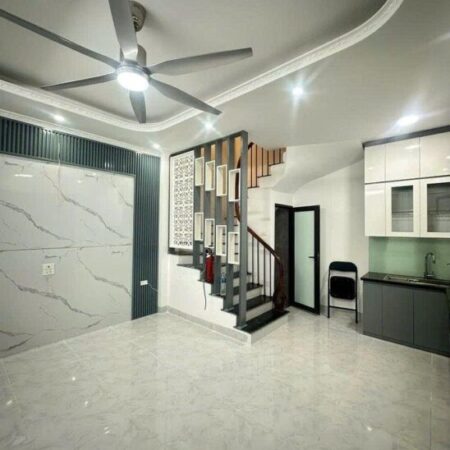 Tôn Đức Thắng • 31m² • 5T • MT 5.3m • 9.9 Tỷ • Đống Đa – Hà Nội