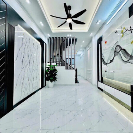 Bán Nhà Xuân La 48m, 4 tầng, oto đỗ cửa! Mặt tiền kinh doanh!