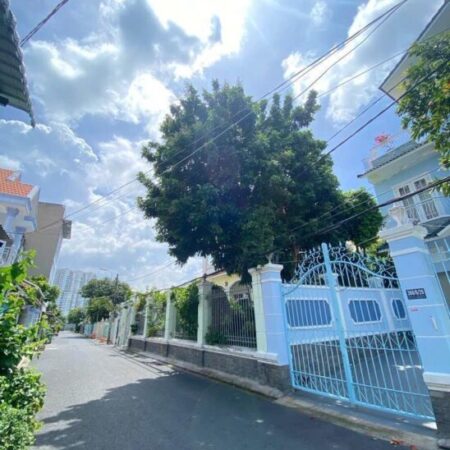 Không gian sống rộng thoáng – Gần Phạm Hữu Lầu – Nhà đẹp sẵn ở