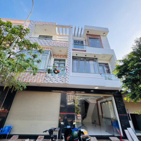 NHÀ MẶT TIỀN VINCOM DĨ AN – ĐƯỜNG 20M-75M² GIÁ 7 TỶ (~93.3TR/M²) –