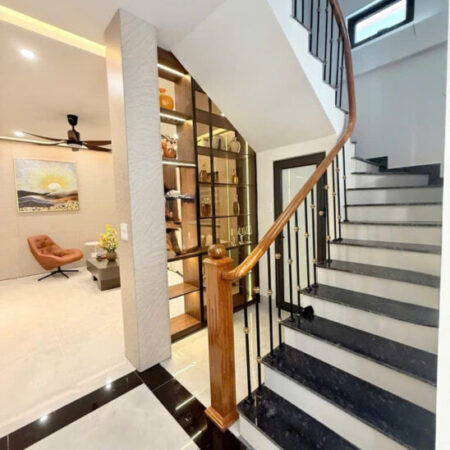 BÁN NHÀ GIẢI PHÓNG – LÔ GÓC – 3 MẶT THOÁNG – THANG MÁY – KINH DOANH NGÕ THÔNG Ô TÔ VÀO NHÀ