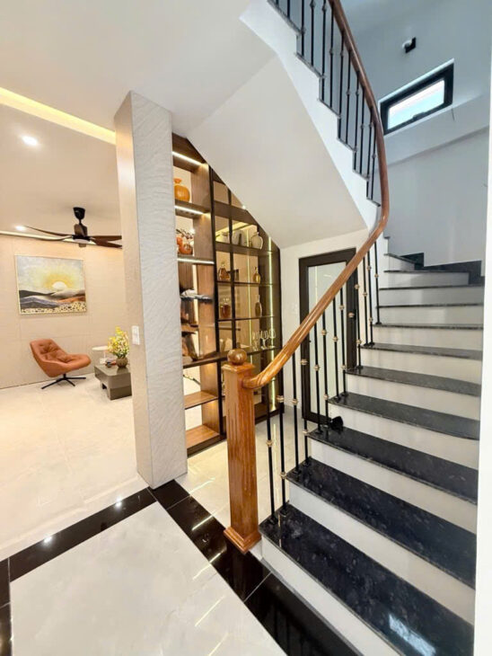 BÁN NHÀ GIẢI PHÓNG – LÔ GÓC – 3 MẶT THOÁNG – THANG MÁY – KINH DOANH NGÕ THÔNG Ô TÔ VÀO NHÀ