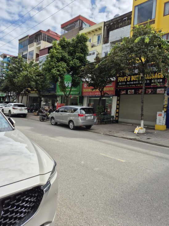 NHÀ ĐẸP – GIÁ TỐT – CHÍNH CHỦ CẦN BÁN TẠI mặt đường Nguyễn Cao – đối diện chung cư Thanh Bình