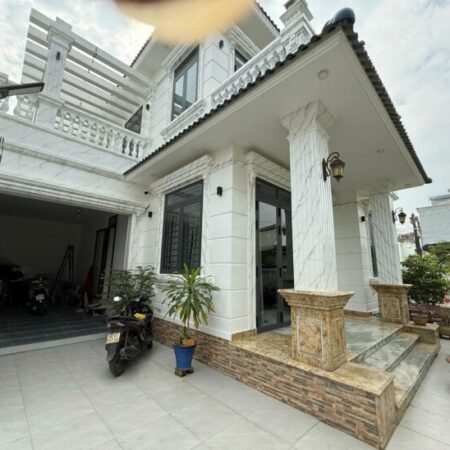 NP1105 biệt thự sang trọng, khu xóm ở kín an ninh, thiết kế 1 lầu hiện đại với 4 phòng ngủ NP1105 biệt thự sang trọng, khu xóm ở kín an ninh, thiết kế 1 lầu hiện đại với 4 phòng ngủ