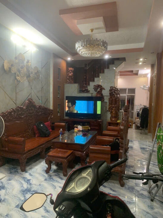 🌹RẺ RẺ.. 2 XE HƠI CHÁNH NHAU.. BÁN ĐẤT TẶNG NHÀ 2 TẦNG TRUNG TÂM THỊ TRẤN NHÀ MỚI ĐẸP CHƯA QUA ĐẦU