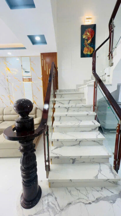 ⭐️ BÁN NHÀ PHỐ MỚI 3 TẦNG – ĐƯỜNG XE HƠI 7 M – THÔNG THOÁNG HAI CHIỀU – TT NHÀ BÈ – LIỀN KỀ Q7 –