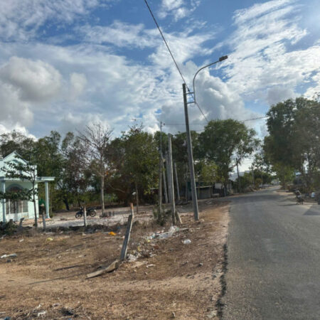 Bán 20m x 49m đất thổ cư Nguyễn Thông, Tân Bình, LaGi giá ngộp 180tr/m ngang