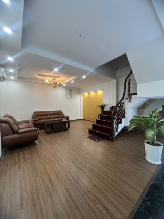 HIẾM – GIANG VĂN MINH – TRUNG TÂM QUẬN BA ĐÌNH – NGÕ THÔNG TỨ TUNG – NHÀ ĐẸP Ở NGAY – 10M RA OTO