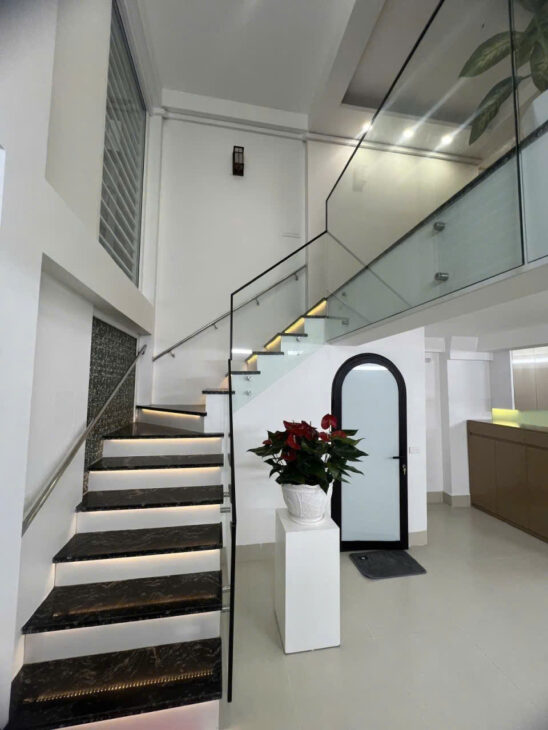 HIẾM – GIANG VĂN MINH – TRUNG TÂM QUẬN BA ĐÌNH – NGÕ THÔNG TỨ TUNG – NHÀ ĐẸP Ở NGAY – 10M RA OTO