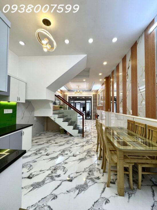 NHÀ BÁN GẤP GIẢM 400 TRIỆU. SÁT VÁCH QUẬN 7 – NHÀ MỚI Ở NGAY (4x15m) VUÔNG VỨC, TẶNG FULL NỘI THẤT