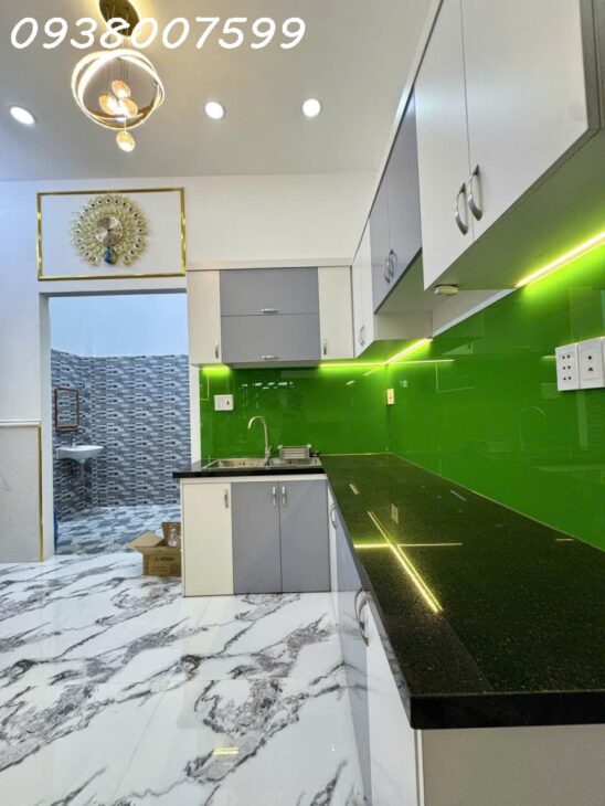 NHÀ BÁN GẤP GIẢM 400 TRIỆU. SÁT VÁCH QUẬN 7 – NHÀ MỚI Ở NGAY (4x15m) VUÔNG VỨC, TẶNG FULL NỘI THẤT