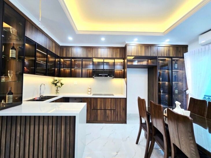 bán nhà xuân la 43m x6 tầng thang máy,full nội thất đẹp giá 12,8 tỷ-cách hồ tây 100m