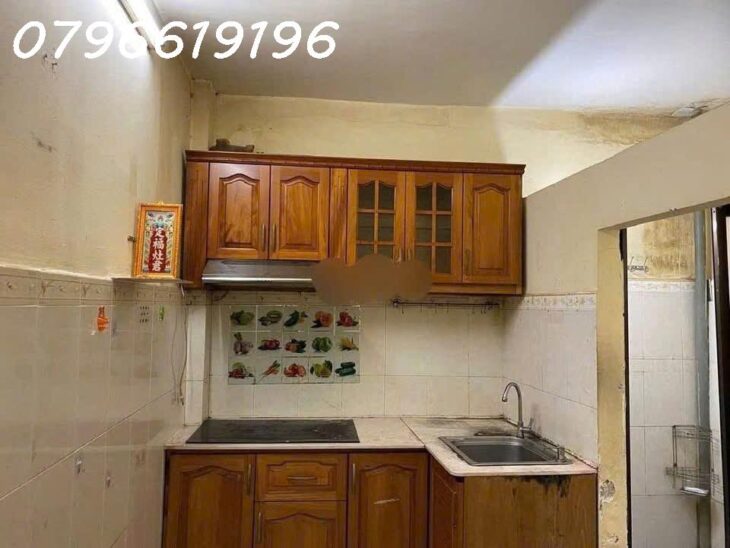 NHÀ CŨ TIỆN SỬA CHỮA XÂY MỚI / NHÀ GẦN MẶT TIỀN / HẺM BA GÁC / DT đẹp