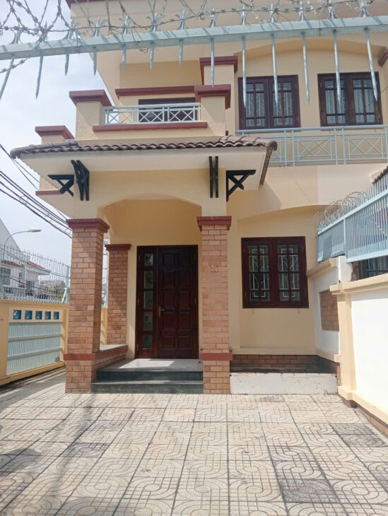 Cận Tết cần bán gấp biệt thự góc 2 mặt tiền đường Số 19 KDC Bình Hưng