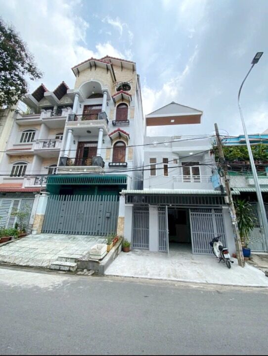 Hạ giá bán nhanh nhà mặt tiền đường Số 5 KDC Bình Hưng