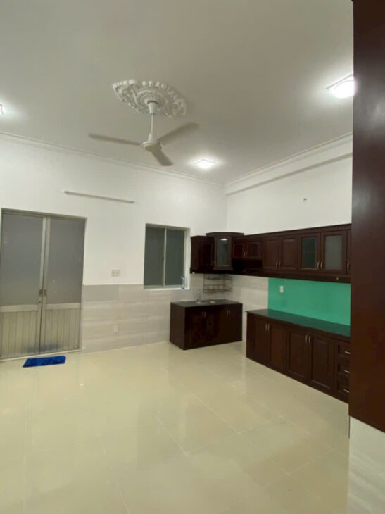 Hạ giá bán nhanh nhà mặt tiền đường Số 5 KDC Bình Hưng