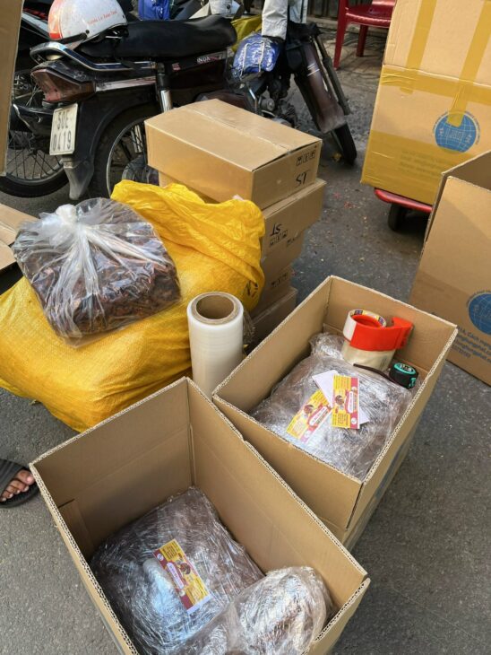 Dịch Vụ Gửi Thực Phẩm Đi Nước Ngoài Uy Tín – Nhanh Chóng Tại Long Hưng Phát Express