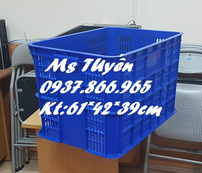 Sọt nhựa trong kho xưởng, sóng nhựa hở, sóng nhựa công nghiệp