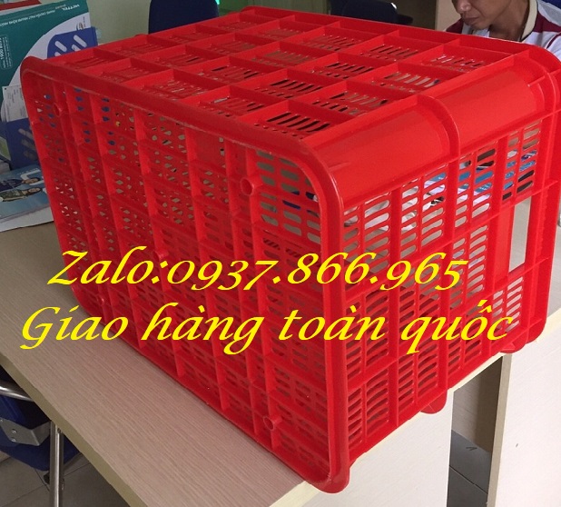 Sọt nhựa trong kho xưởng, sóng nhựa hở, sóng nhựa công nghiệp