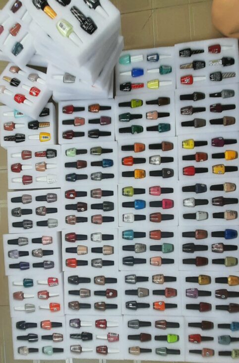 Nhận gửi đồ làm nails đi Mỹ, Canada bao thuế tại Long Hưng Phát Express