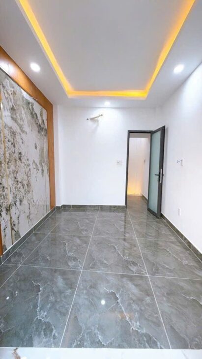 ĐOÀN VĂN BƠ – NHÀ 3 TẦNG NHỎ XINH – XÁCH VALI VÀO Ở NGAY💰 Giá chính chủ: 3.5 TỶ – bớt Lộc Cách hẻm