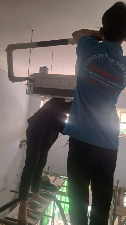 Lắp Đặt Máy Lạnh Âm Trần Cho Văn Phòng Công Ty Tại HCM Uy Tín