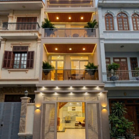 GIÁ 10. x TỶ- QUẬN 7- SÁT PHÚ MỸ HƯNG- NHÀ MỚI 4 TẦNG- DT 60M2- MẶT TIỀN ĐƯỜNG XE TẢI