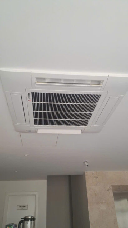 Lắp Máy Lạnh Âm Trần Mitsubishi Heavy Cho Cửa Hàng TP.HCM – Giải Pháp Tiết Kiệm Điện