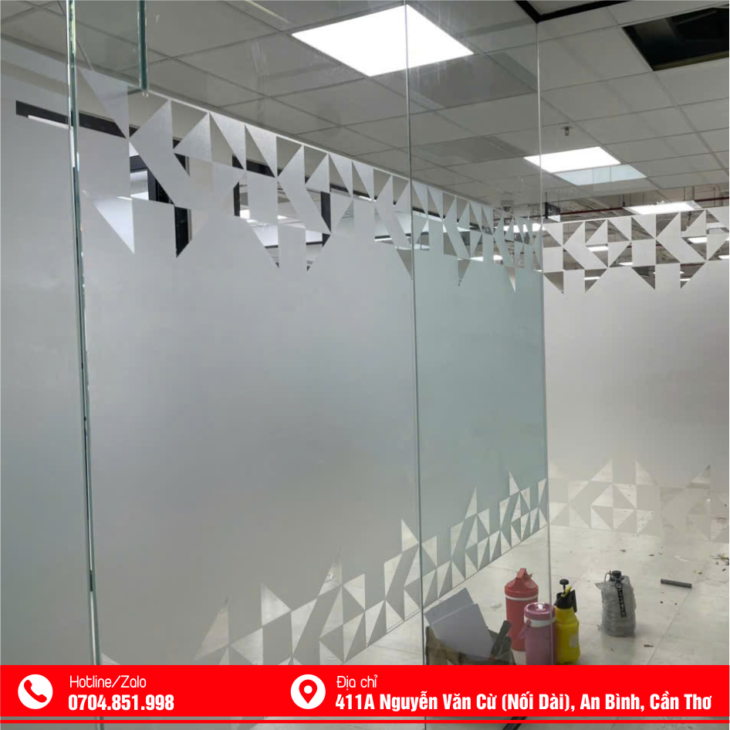 THI CÔNG DECAL KÍNH MỜ TẠI CẦN THƠ