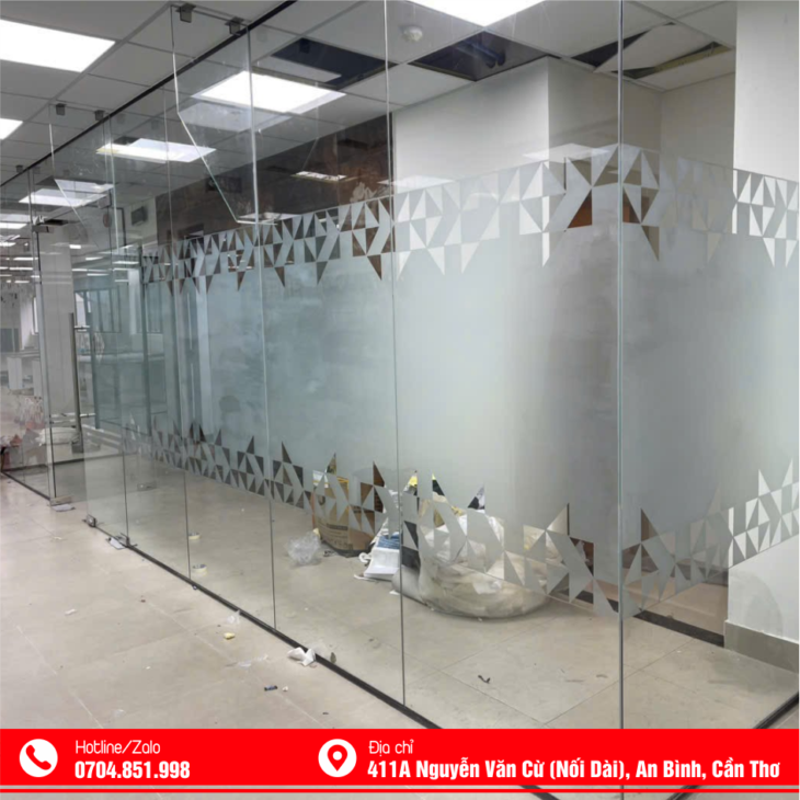 THI CÔNG DECAL KÍNH MỜ TẠI CẦN THƠ
