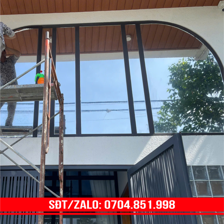 IN ẤN THI CÔNG DECAL DÁN KÍNH VÀ SỰ KIỆN