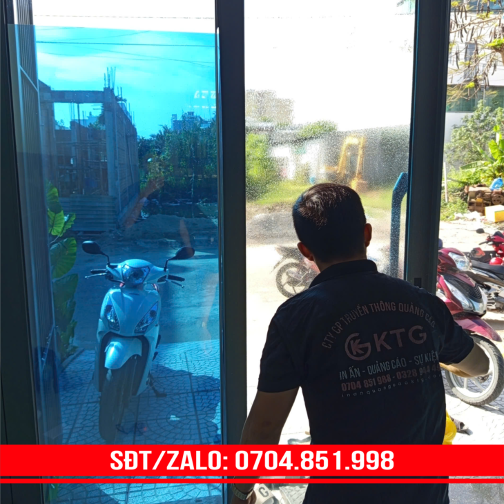IN ẤN THI CÔNG DECAL DÁN KÍNH VÀ SỰ KIỆN