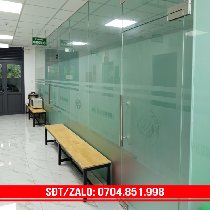 IN ẤN THI CÔNG DECAL DÁN KÍNH VÀ SỰ KIỆN