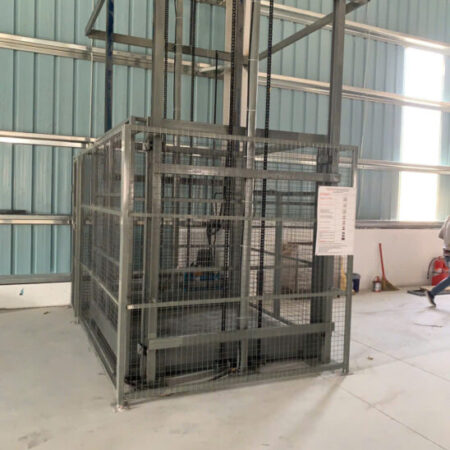 Thang nâng hàng thủy lực nhập khẩu giá tốt