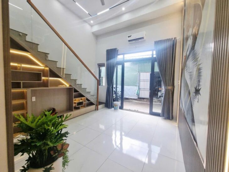 HƠN 4 TỶ CÓ NGAY NHÀ HẺM XE HƠI NGAY COOPMART PHAN VĂN HỚN!