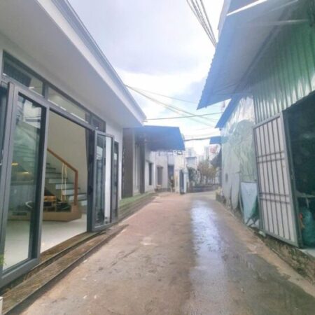 HƠN 4 TỶ CÓ NGAY NHÀ HẺM XE HƠI NGAY COOPMART PHAN VĂN HỚN!