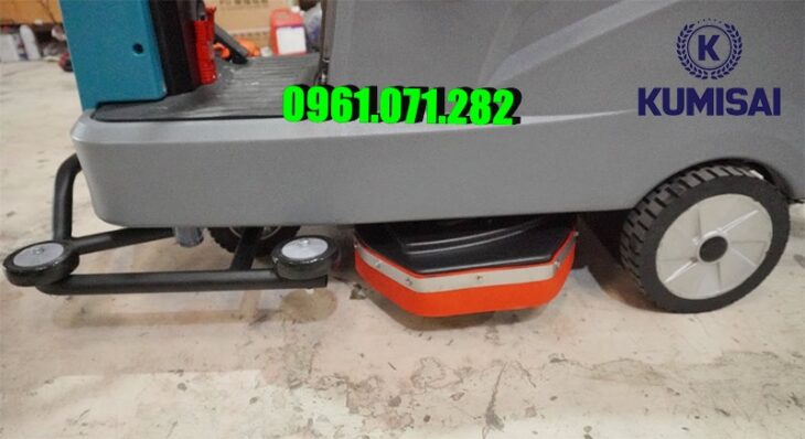 Máy chà sàn ngồi lái Kumisai KMS 90B