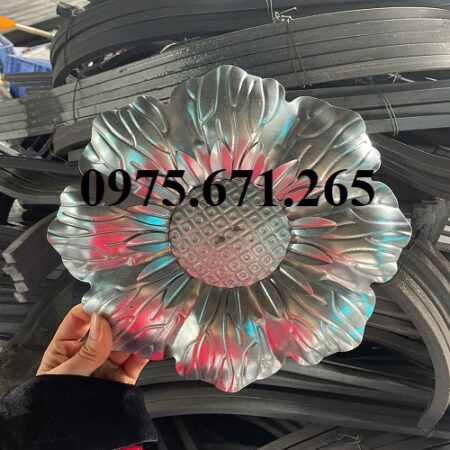 Hoa hướng dương tôn dập trang trí sắt mỹ thuật Hoa hướng dương tôn dập trang trí sắt mỹ thuật