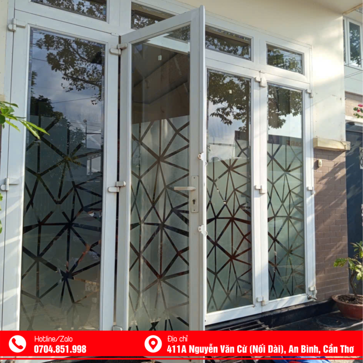 thiết kế in ấn thi công dán decal kính