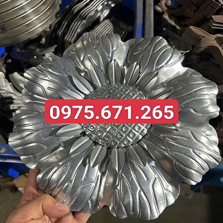 Mẫu hoa hướng dương dập lớn cho cổng sắt