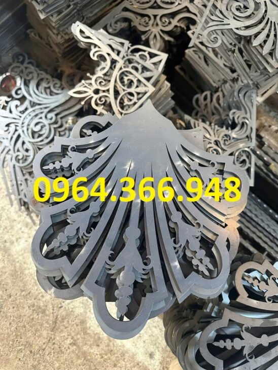 Góc hoa CNC – Điểm nhấn đắt giá cho mái kính nghệ thuật