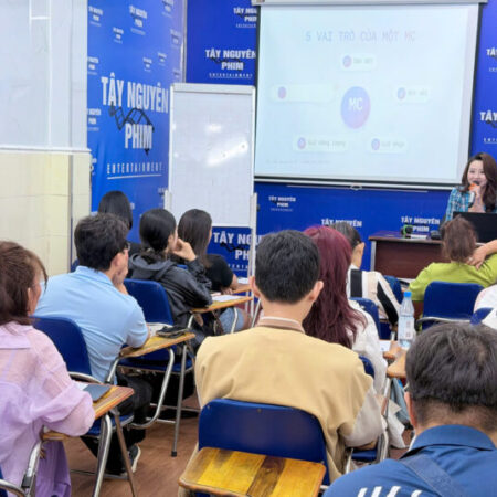 KHÓA HỌC MC SỰ KIỆN – DẪN CHƯƠNG TRÌNH CHUYÊN NGHIỆP | RÈN LUYỆN BẢN LĨNH, TỰ TIN LÀM CHỦ SÂN KHẤU