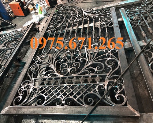 Nhà cung cấp hoàn thiện thô cổng cửa sắt mỹ thuật